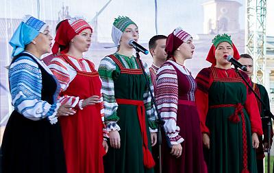 Театр фольклора «Разноцветье» принял участие в торжественном закрытии фестиваля «Чеховские пятницы»